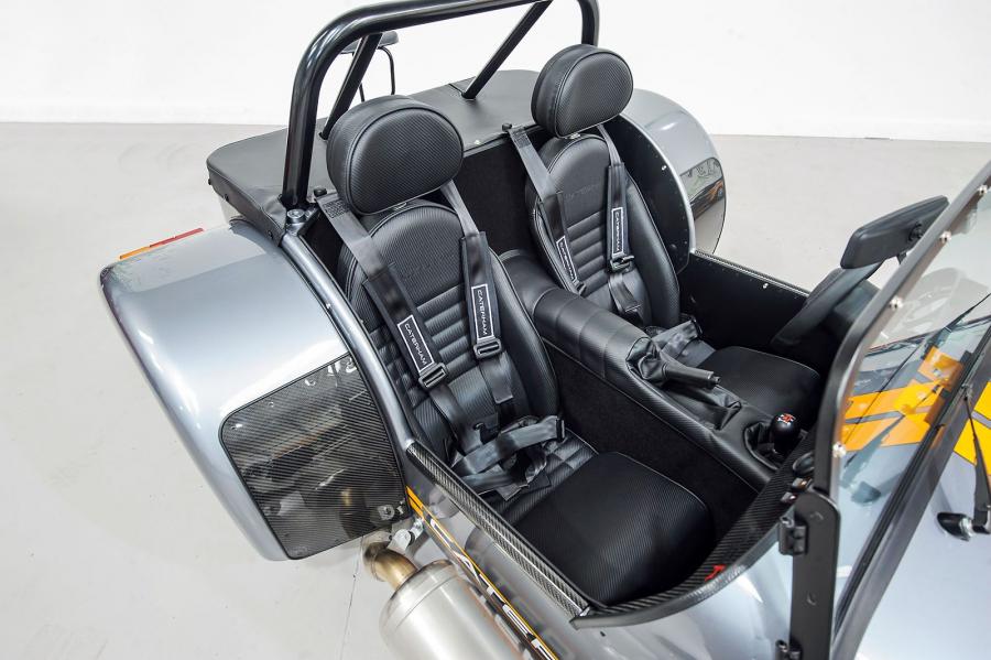 Интерьер Caterham Seven 355 R 2015 года  (WW) (фото 9 из 11)
